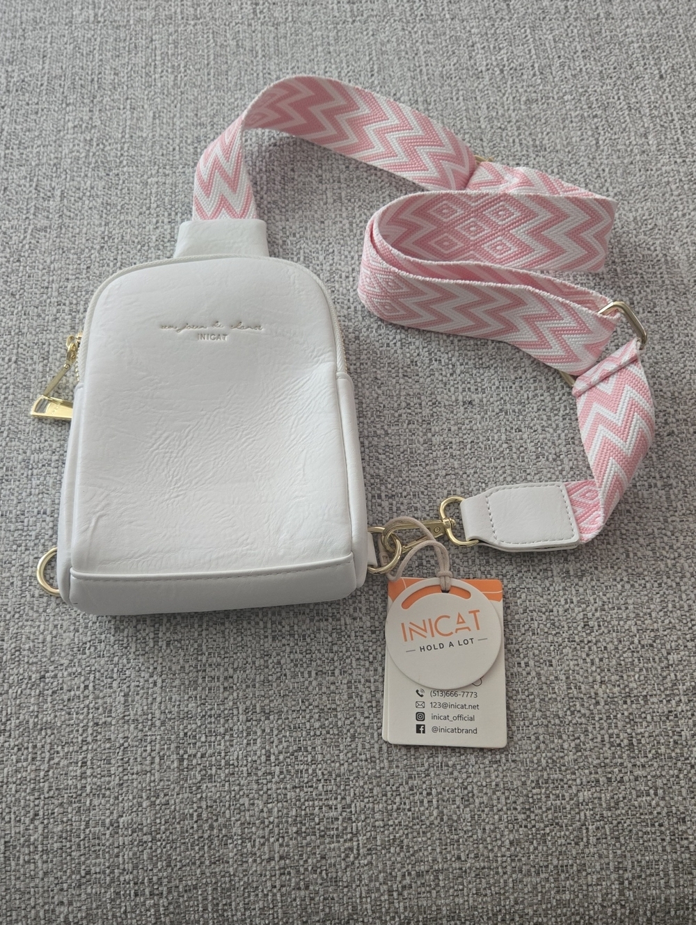 Inicat White Crossbody Bag with Pink Chevron Strap